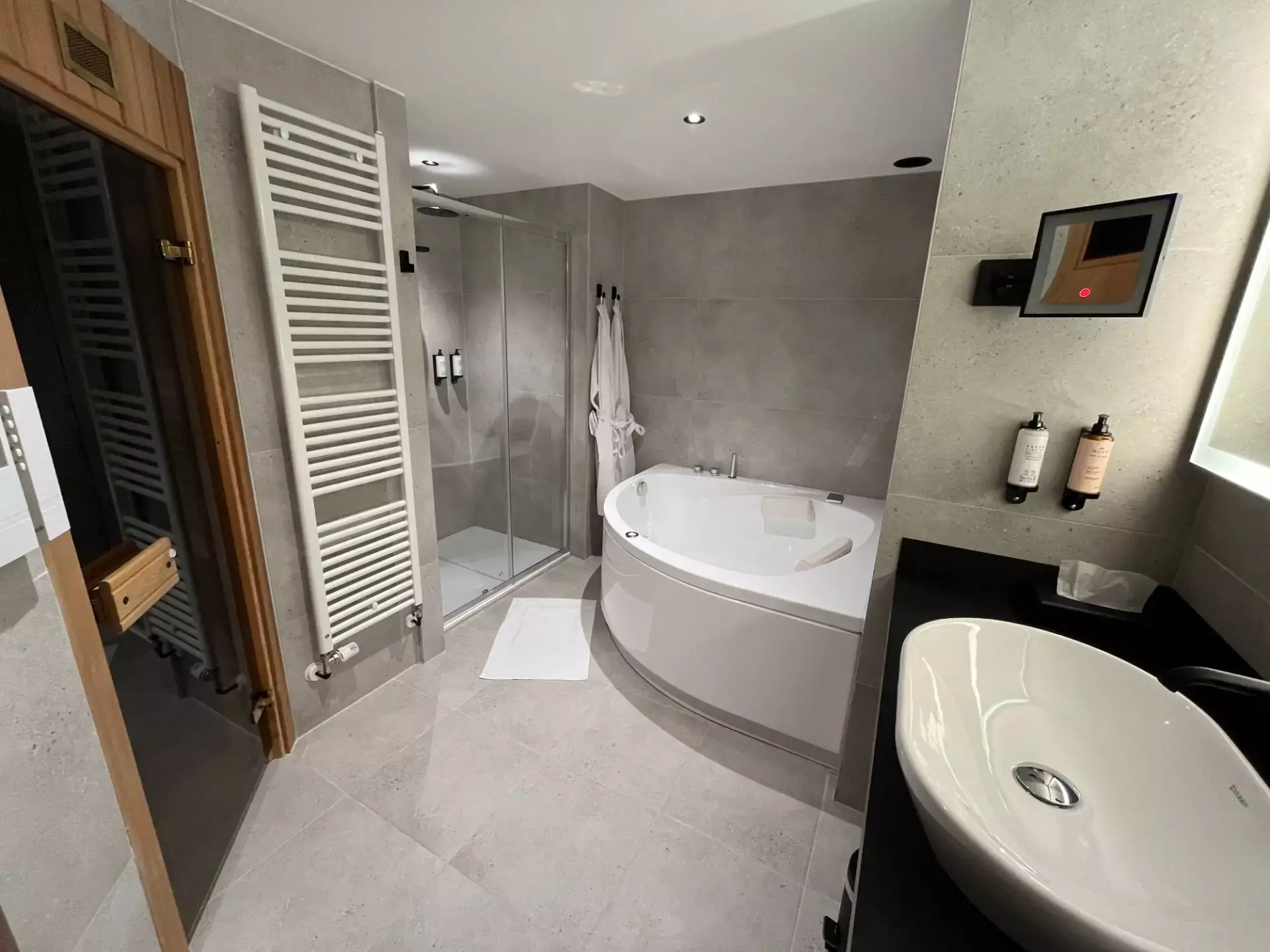 Suite | Best Western Plus La Fayette, hôtel spa à Épinal