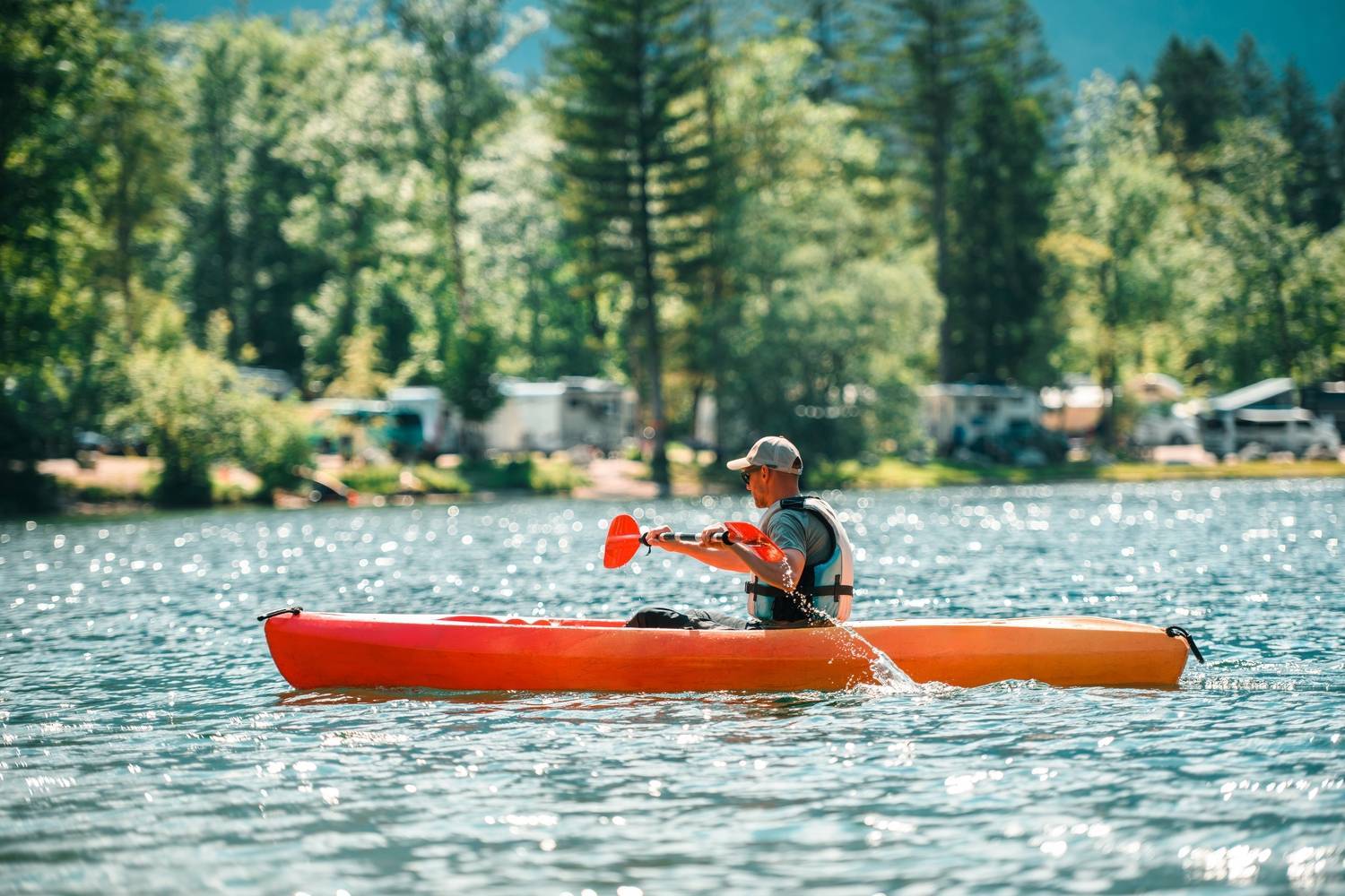 kayak sur un lac 